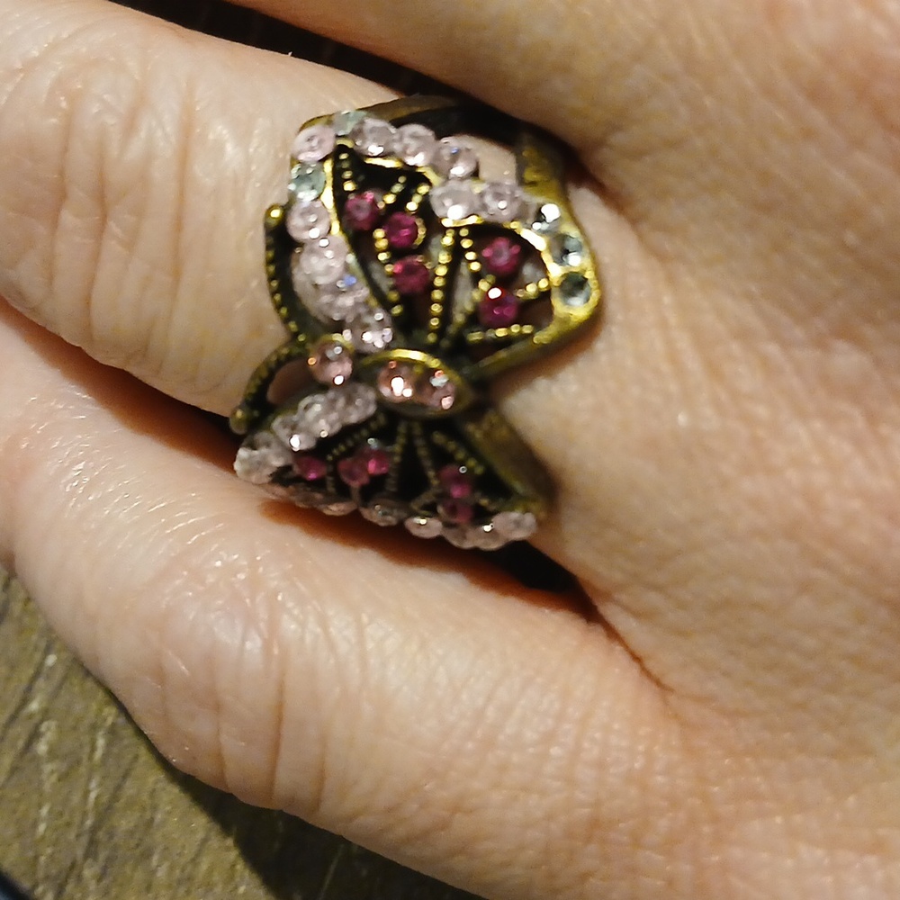 Butterfly ring